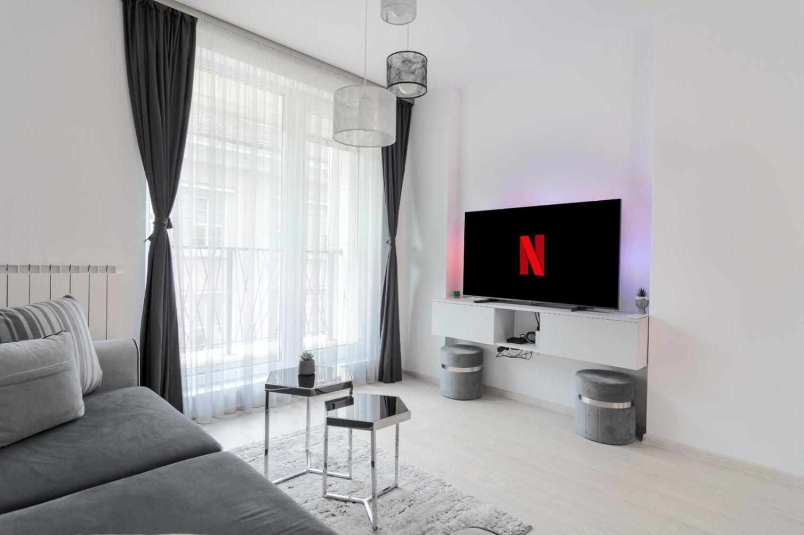 Paris Luxury Top Centre 2Bdr Apt W Work Desk And Wifi Near Nevsky Cathedral София Екстериор снимка